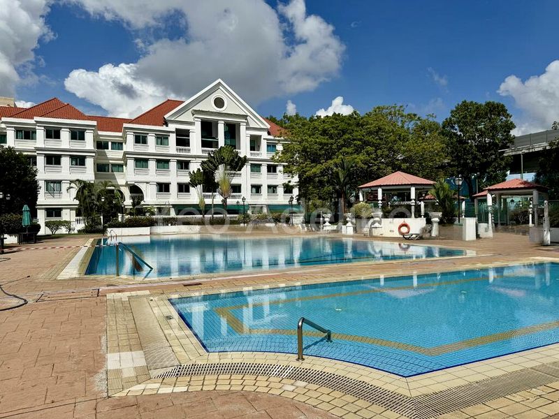 4 Bed Condo for Sale in  Stratford Court - Image 1